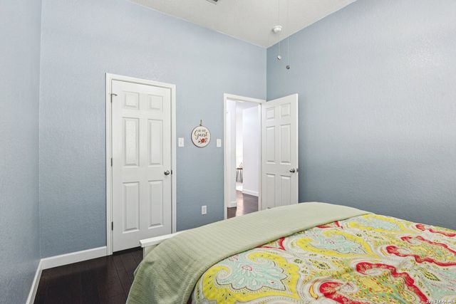 814 Point Cove, San Antonio, TX 78253