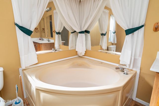 7524 Hunters Ridge Way, Knoxville, TN 37914