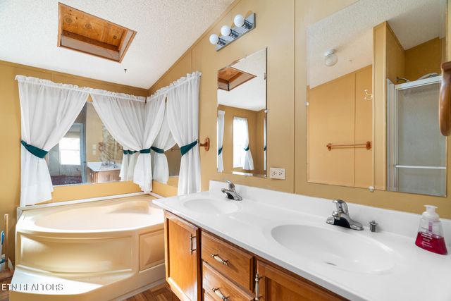 7524 Hunters Ridge Way, Knoxville, TN 37914