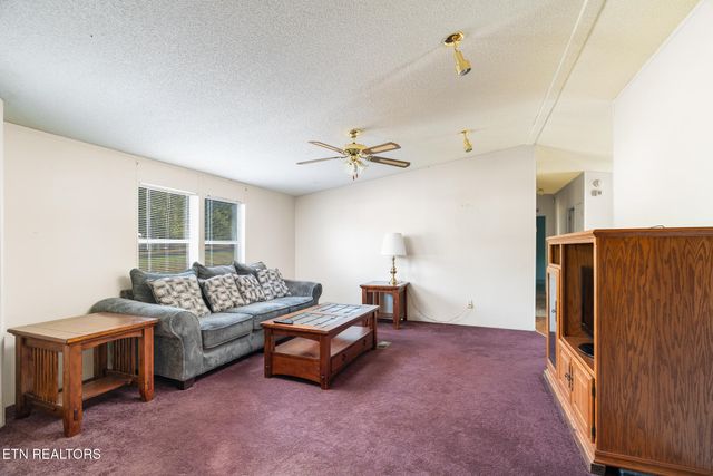 7524 Hunters Ridge Way, Knoxville, TN 37914