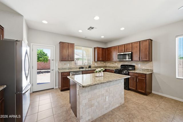 35040 N JAMAICA HOPE Way, San Tan Valley, AZ 85143