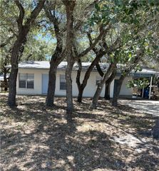1123 Red Bird Dr, Rockport, TX 78382