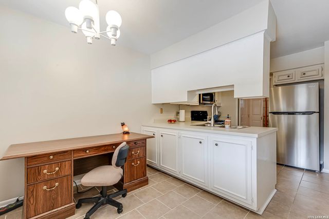 8415 Fredericksburg Rd Apt 307, San Antonio, TX 78229