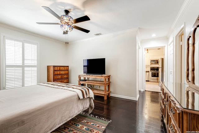 8415 Fredericksburg Rd Apt 307, San Antonio, TX 78229