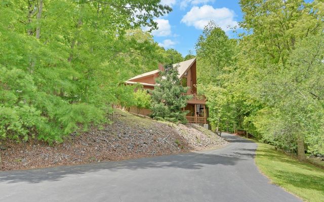 1720 Caney Creek Road, Murphy, NC 28906