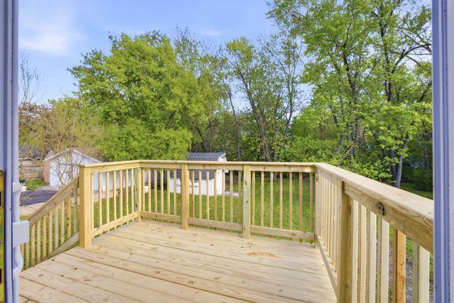 915 Mayfield Drive, Round Lake Beach, IL 60073