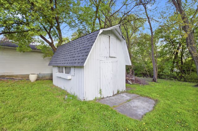 915 Mayfield Drive, Round Lake Beach, IL 60073