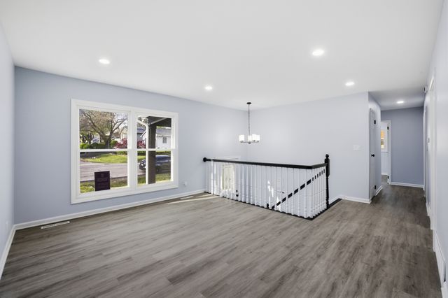 915 Mayfield Drive, Round Lake Beach, IL 60073