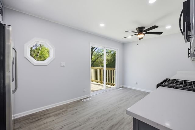 915 Mayfield Drive, Round Lake Beach, IL 60073
