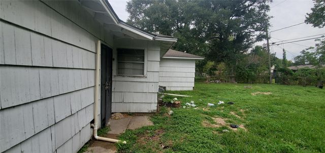 5606 Belarbor Street, Houston, TX 77033