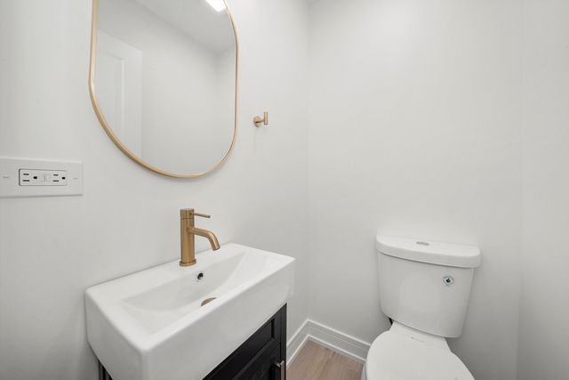 3700 W 76th Place, Chicago, IL 60652