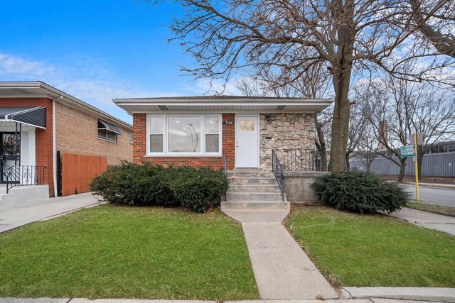 3700 W 76th Place, Chicago, IL 60652