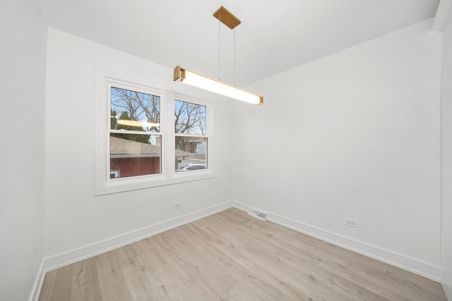 3700 W 76th Place, Chicago, IL 60652