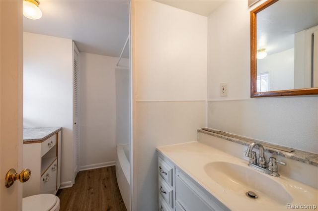 2271 Kenneth Street, Burton, MI 48529