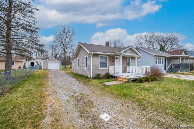 2271 Kenneth Street, Burton, MI 48529