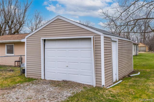 2271 Kenneth Street, Burton, MI 48529