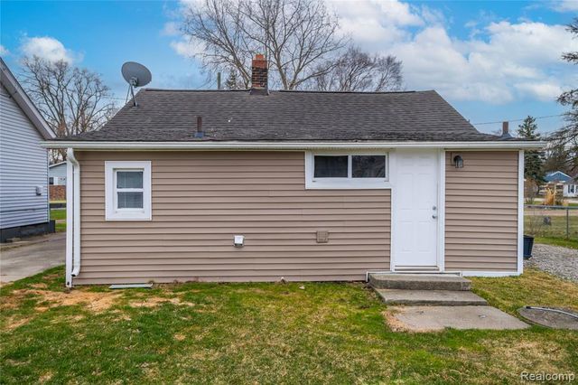 2271 Kenneth Street, Burton, MI 48529