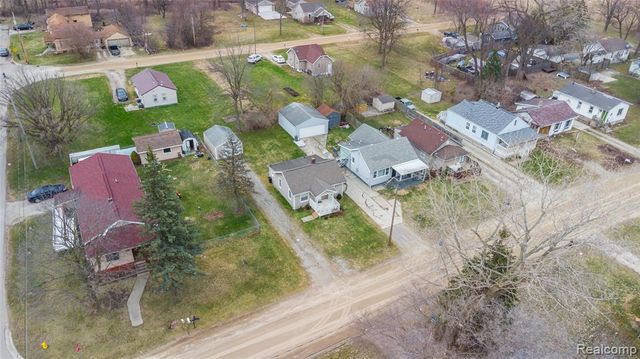 2271 Kenneth Street, Burton, MI 48529