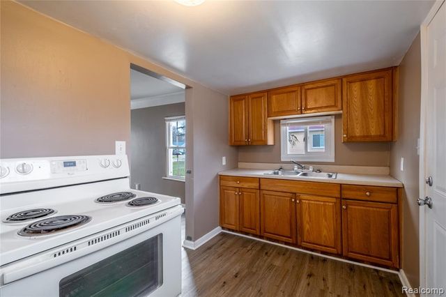 2271 Kenneth Street, Burton, MI 48529