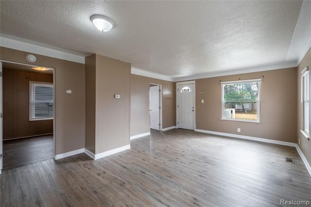 2271 Kenneth Street, Burton, MI 48529