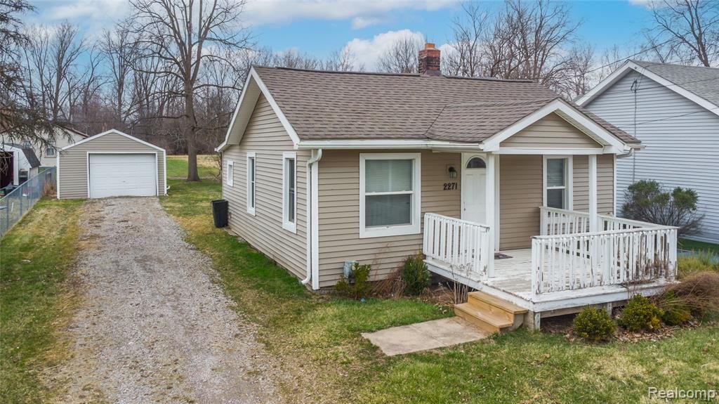 2271 Kenneth Street, Burton, MI 48529