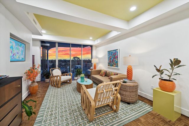 3711 San Felipe Street 5I, Houston, TX 77027