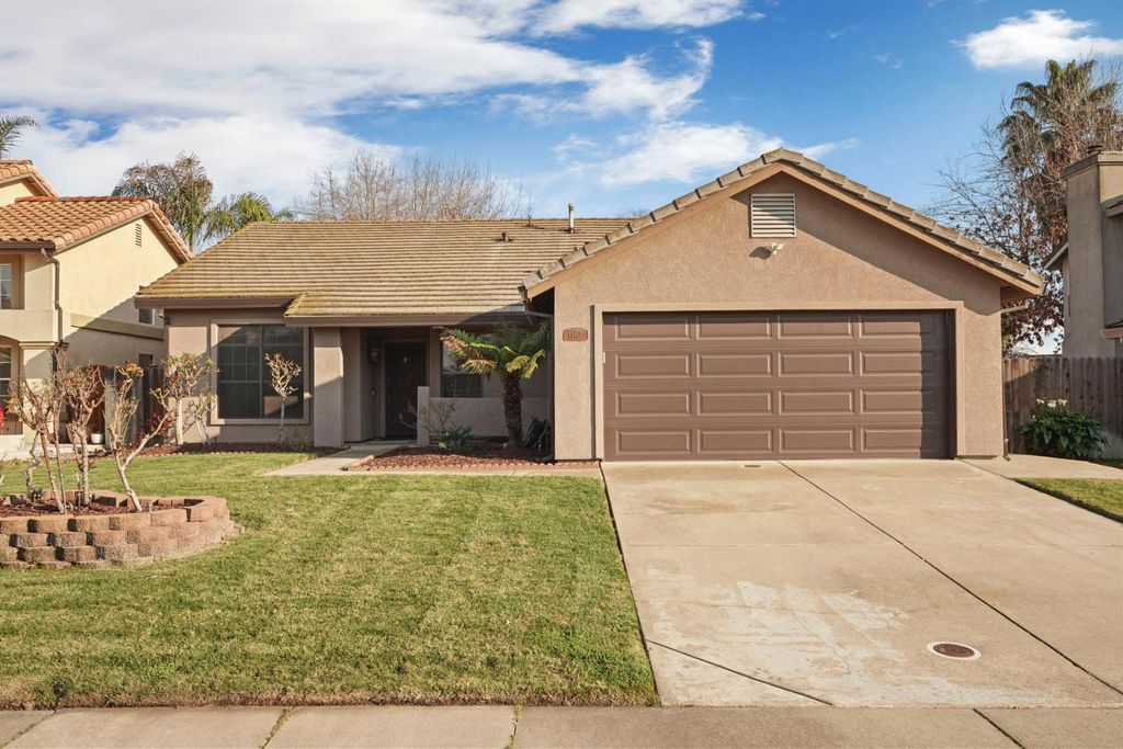 1165 Stormwood Ave, Galt, CA 95632