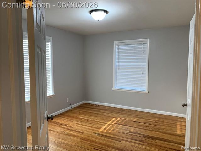 2050 Wycliffe Avenue, West Bloomfield, MI 48323