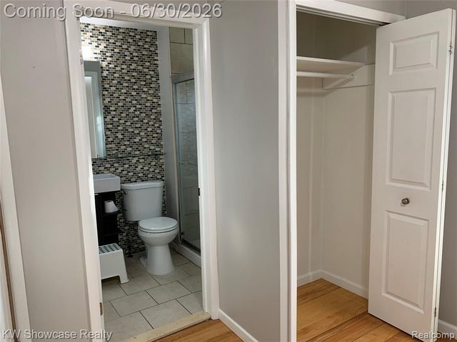 2050 Wycliffe Avenue, West Bloomfield, MI 48323