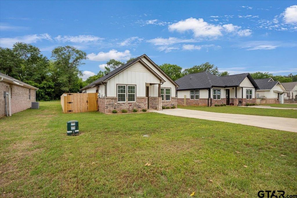 509 Zimmerman Drive, Jacksonville, TX 75766