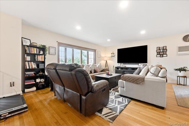 116 Elm Street, Valley Stream, NY 11580