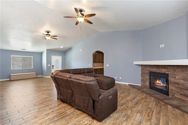 11126 Joshua, Oak Hills, CA 92344
