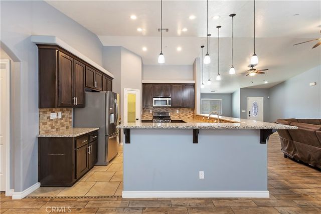 11126 Joshua, Oak Hills, CA 92344