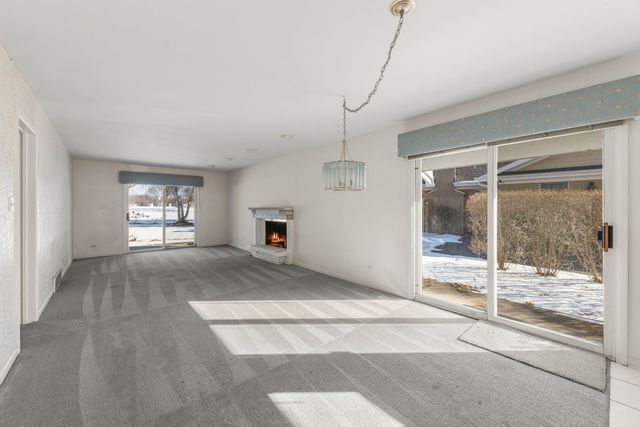 729 Burning Tree Lane, Naperville, IL 60563