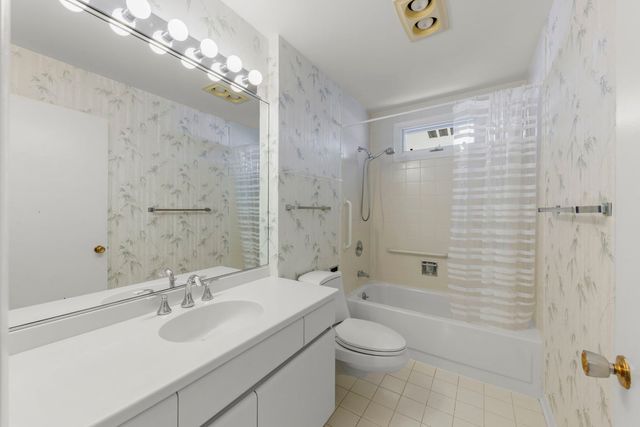 729 Burning Tree Lane, Naperville, IL 60563