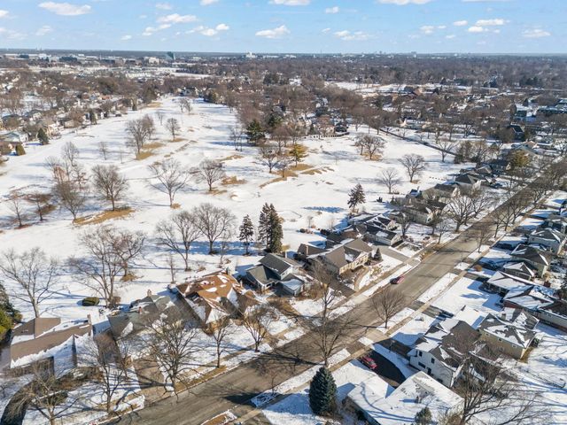 729 Burning Tree Lane, Naperville, IL 60563