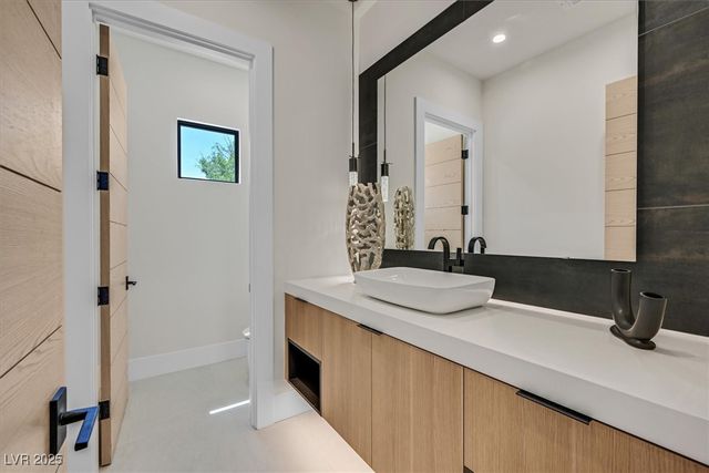 34 Vintage Canyon Street, Las Vegas, NV 89141