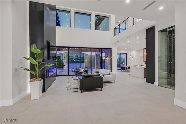 34 Vintage Canyon Street, Las Vegas, NV 89141