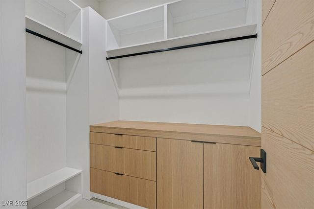 34 Vintage Canyon Street, Las Vegas, NV 89141