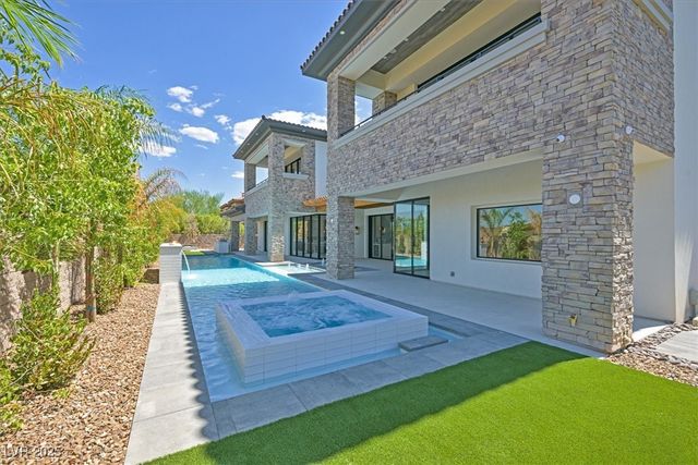 34 Vintage Canyon Street, Las Vegas, NV 89141