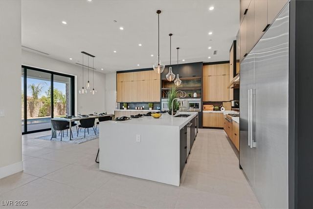 34 Vintage Canyon Street, Las Vegas, NV 89141