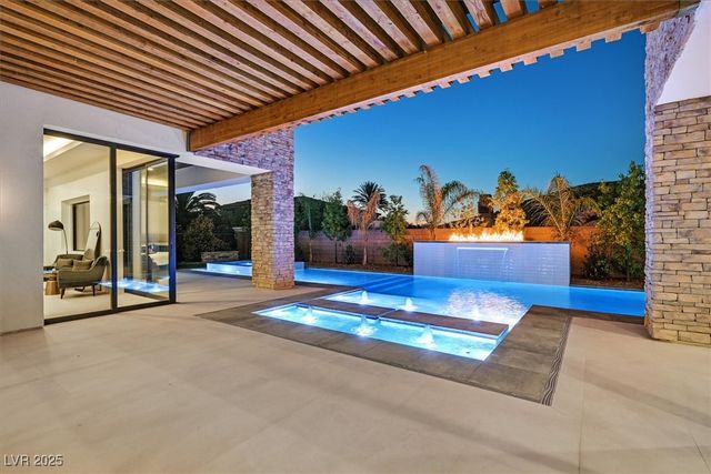 34 Vintage Canyon Street, Las Vegas, NV 89141