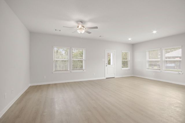 16968 Hazelnut Drive, Conroe, TX 77302