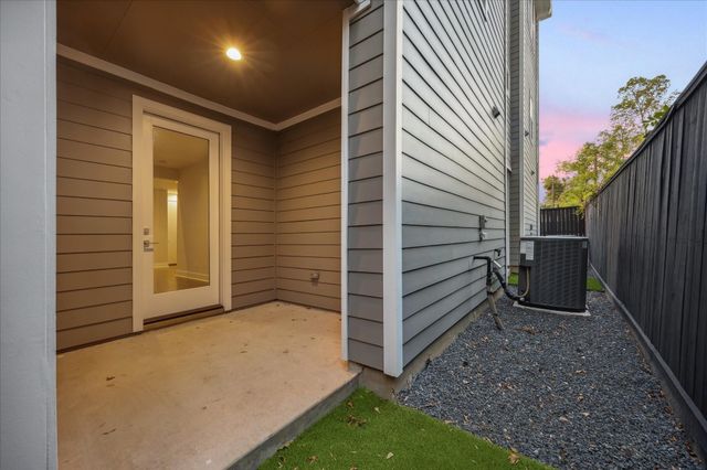 1518 Houston Avenue, Houston, TX 77007