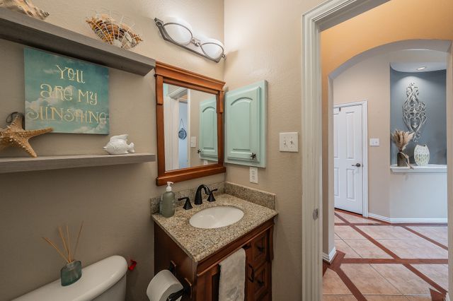 2215 Red Hawk Lane, Euless, TX 76039