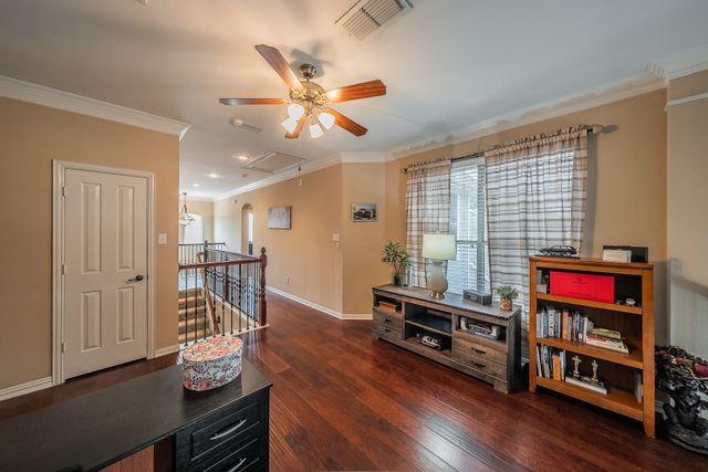 2215 Red Hawk Lane, Euless, TX 76039