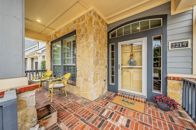 2215 Red Hawk Lane, Euless, TX 76039