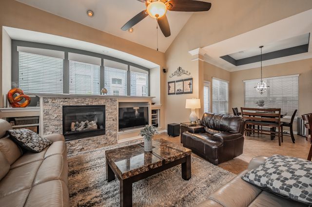 2215 Red Hawk Lane, Euless, TX 76039