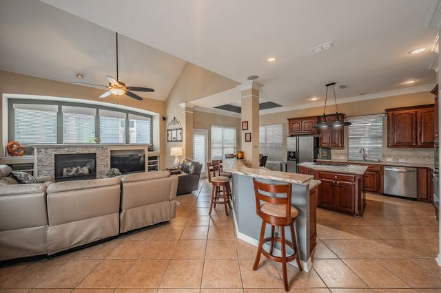 2215 Red Hawk Lane, Euless, TX 76039