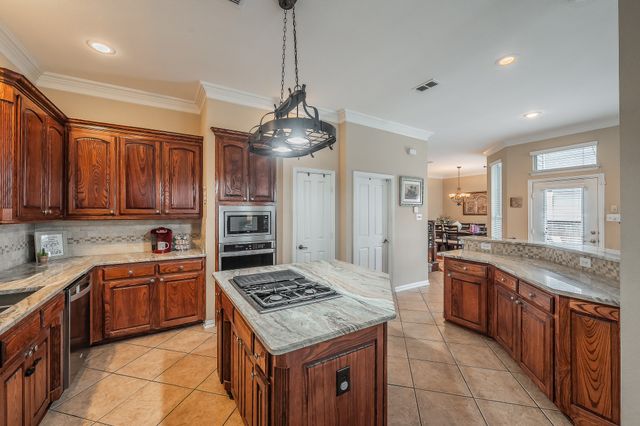 2215 Red Hawk Lane, Euless, TX 76039